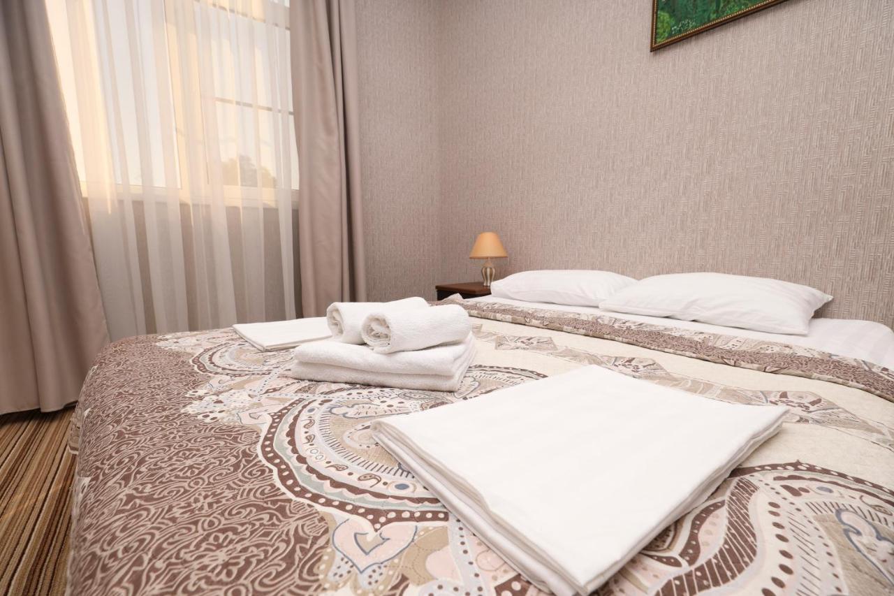 סוקהום Hotel Capri מראה חיצוני תמונה